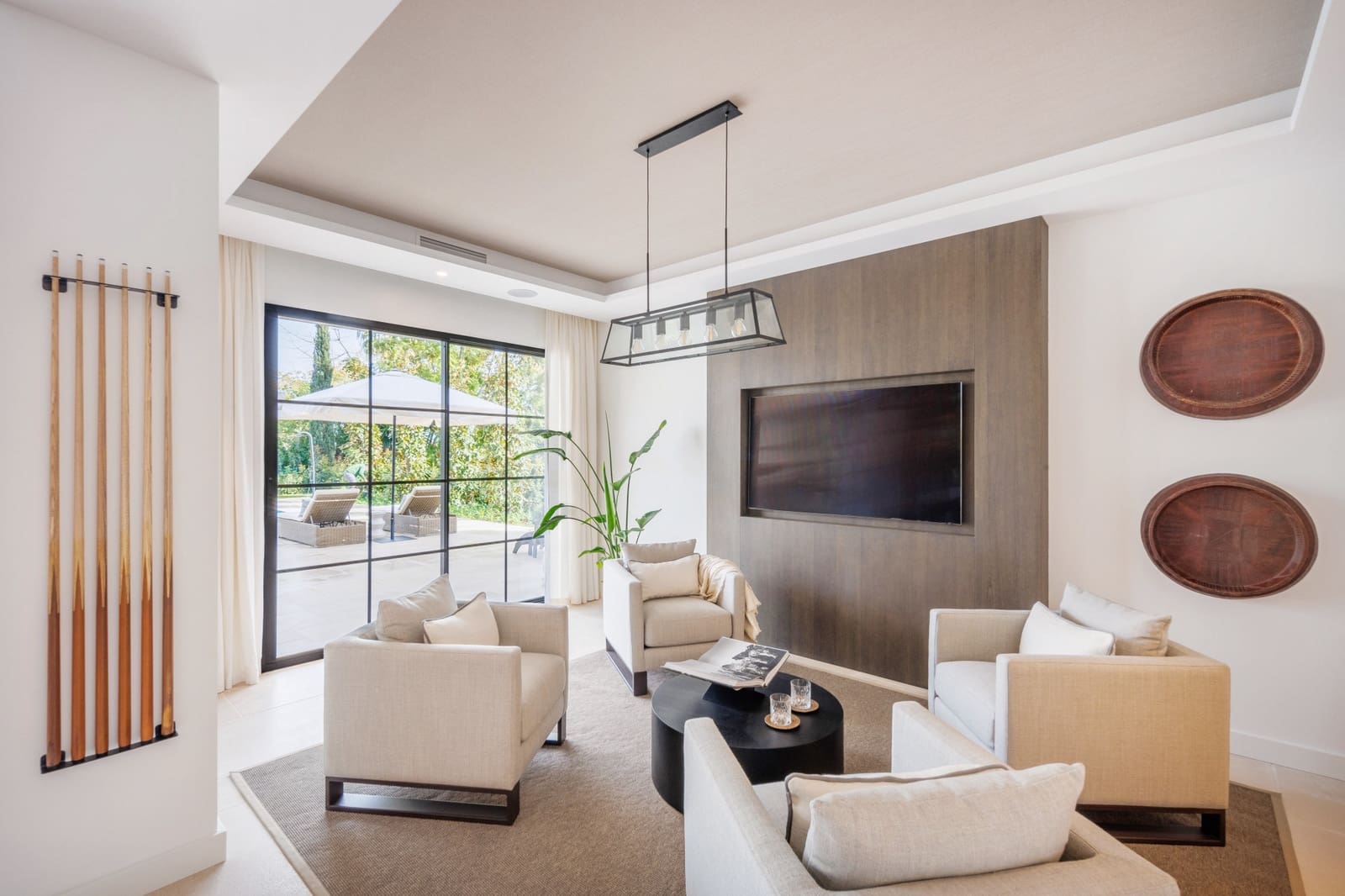5 bedroom Villa for sale in Marbella with pool - € 5,495,000 (Ref: 10066603)