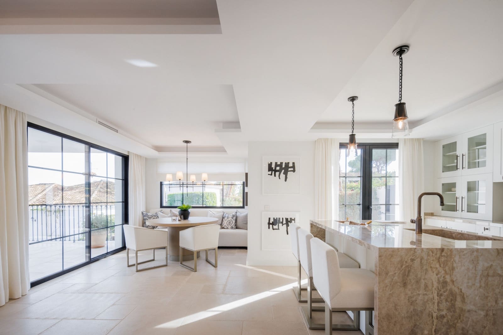 5 bedroom Villa for sale in Marbella with pool - € 5,495,000 (Ref: 10066603)