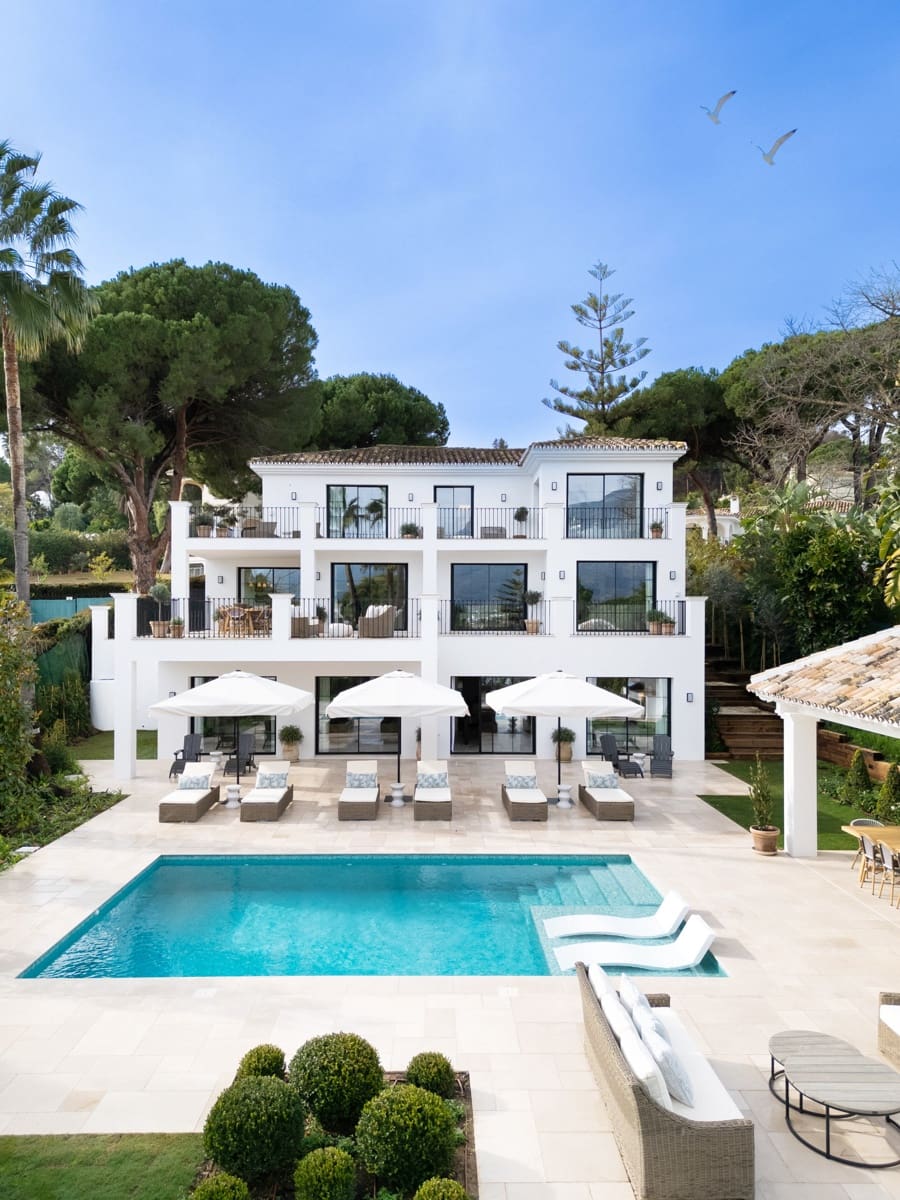 5 bedroom Villa for sale in Marbella with pool - € 5,495,000 (Ref: 10066603)
