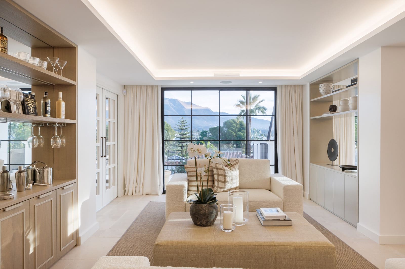 5 bedroom Villa for sale in Marbella with pool - € 5,495,000 (Ref: 10066603)