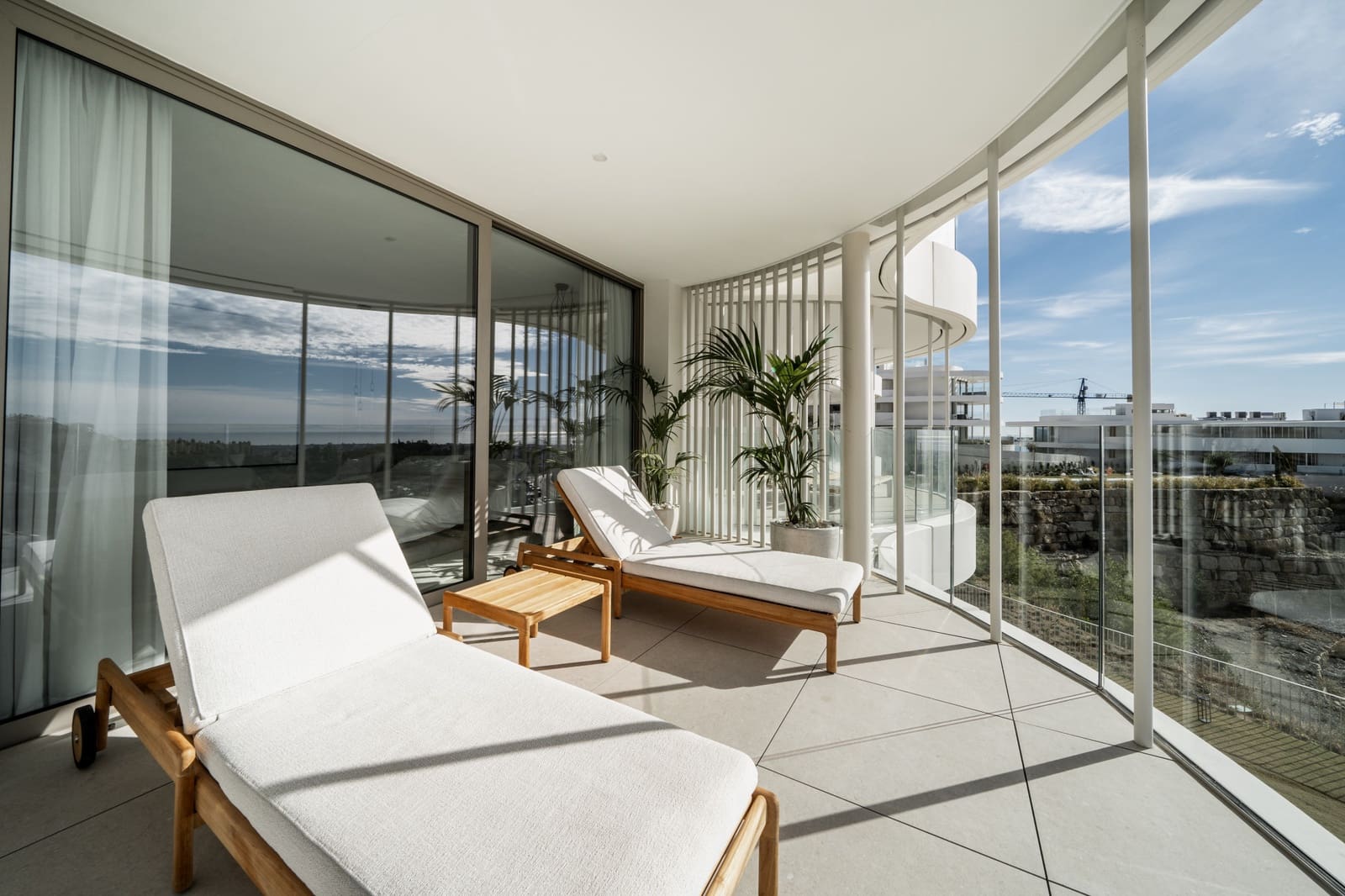 2 slaapkamer Appartement te koop in La Quinta met zwembad - € 1.195.000 (Ref: 10066605)