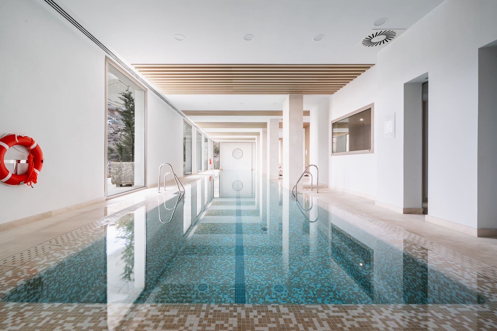 2 slaapkamer Appartement te koop in La Quinta met zwembad - € 1.195.000 (Ref: 10066605)