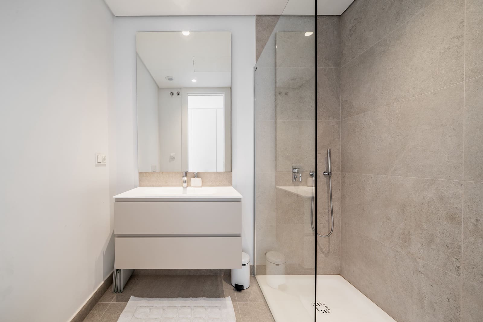 2 slaapkamer Appartement te koop in La Quinta met zwembad - € 1.195.000 (Ref: 10066605)