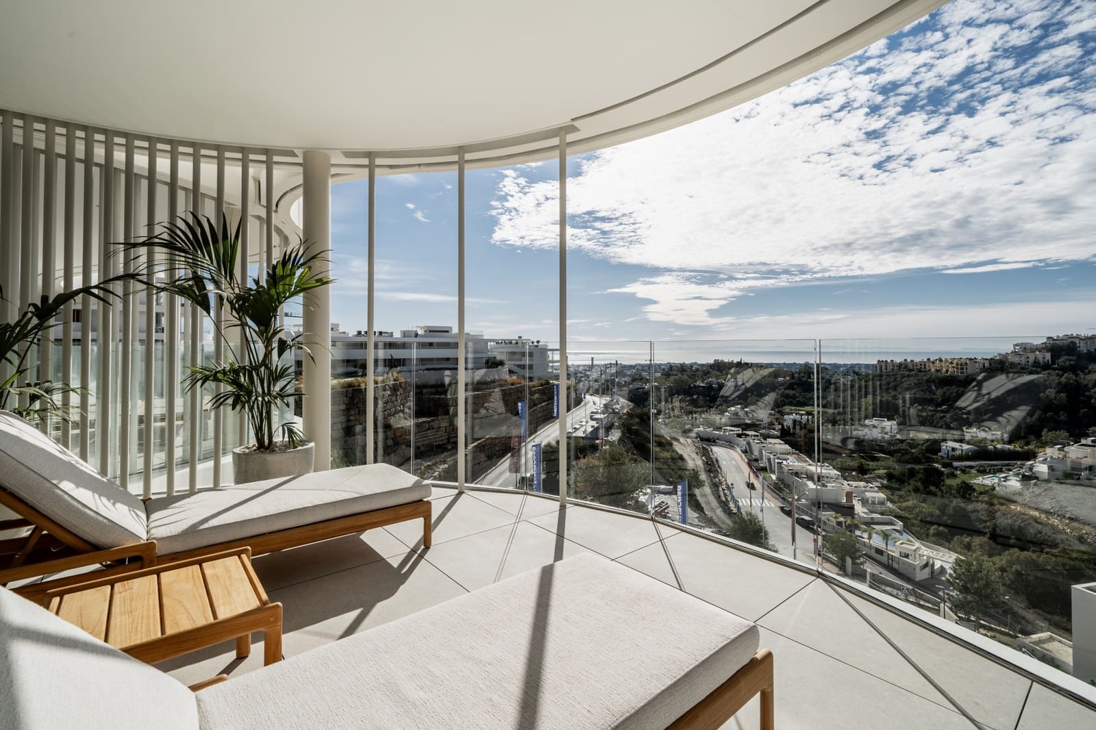 2 slaapkamer Appartement te koop in La Quinta met zwembad - € 1.195.000 (Ref: 10066605)