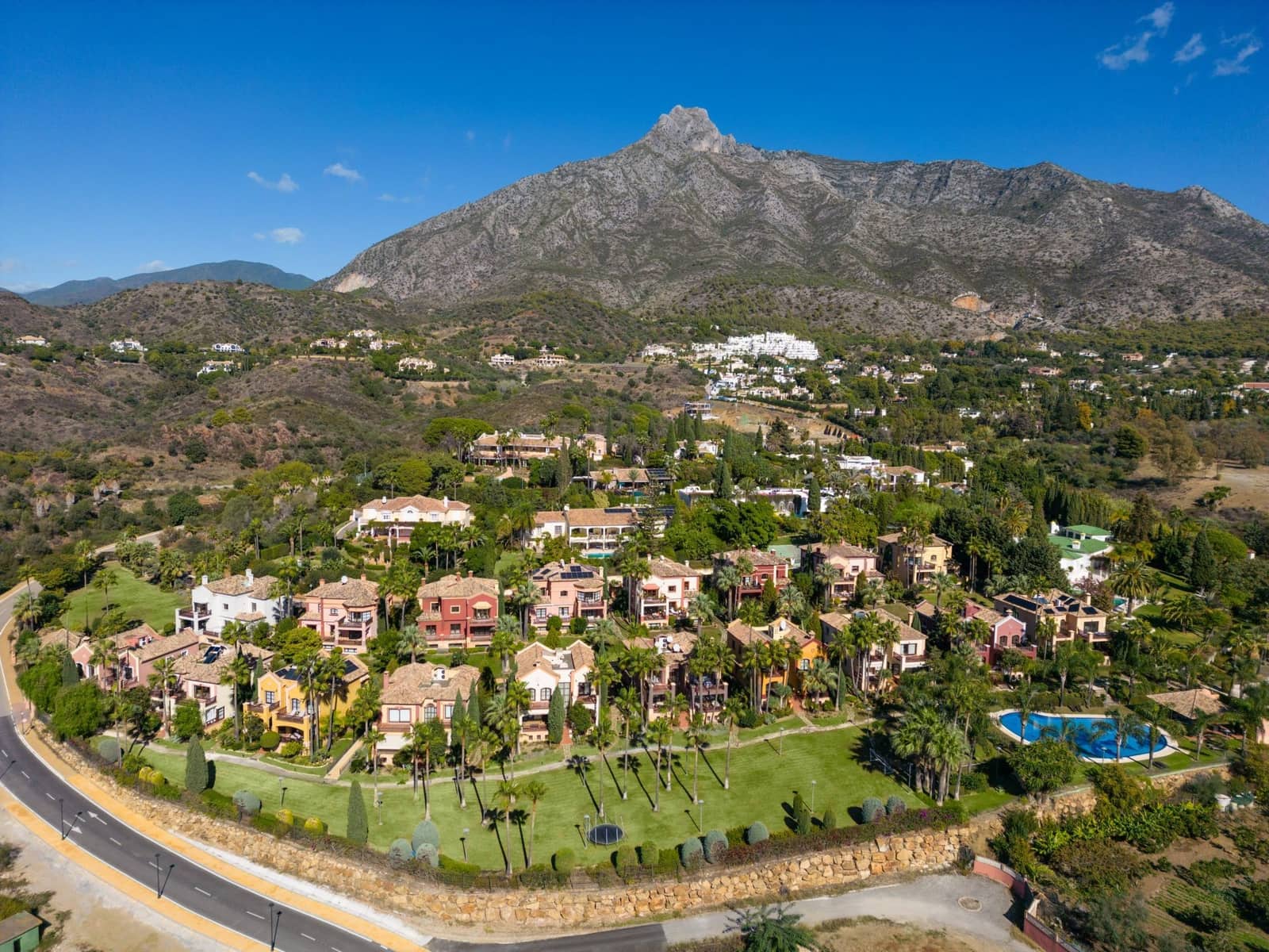 5 soveværelse Villa til salg i Marbella med swimmingpool garage - € 2.600.000 (Ref: 10066608)