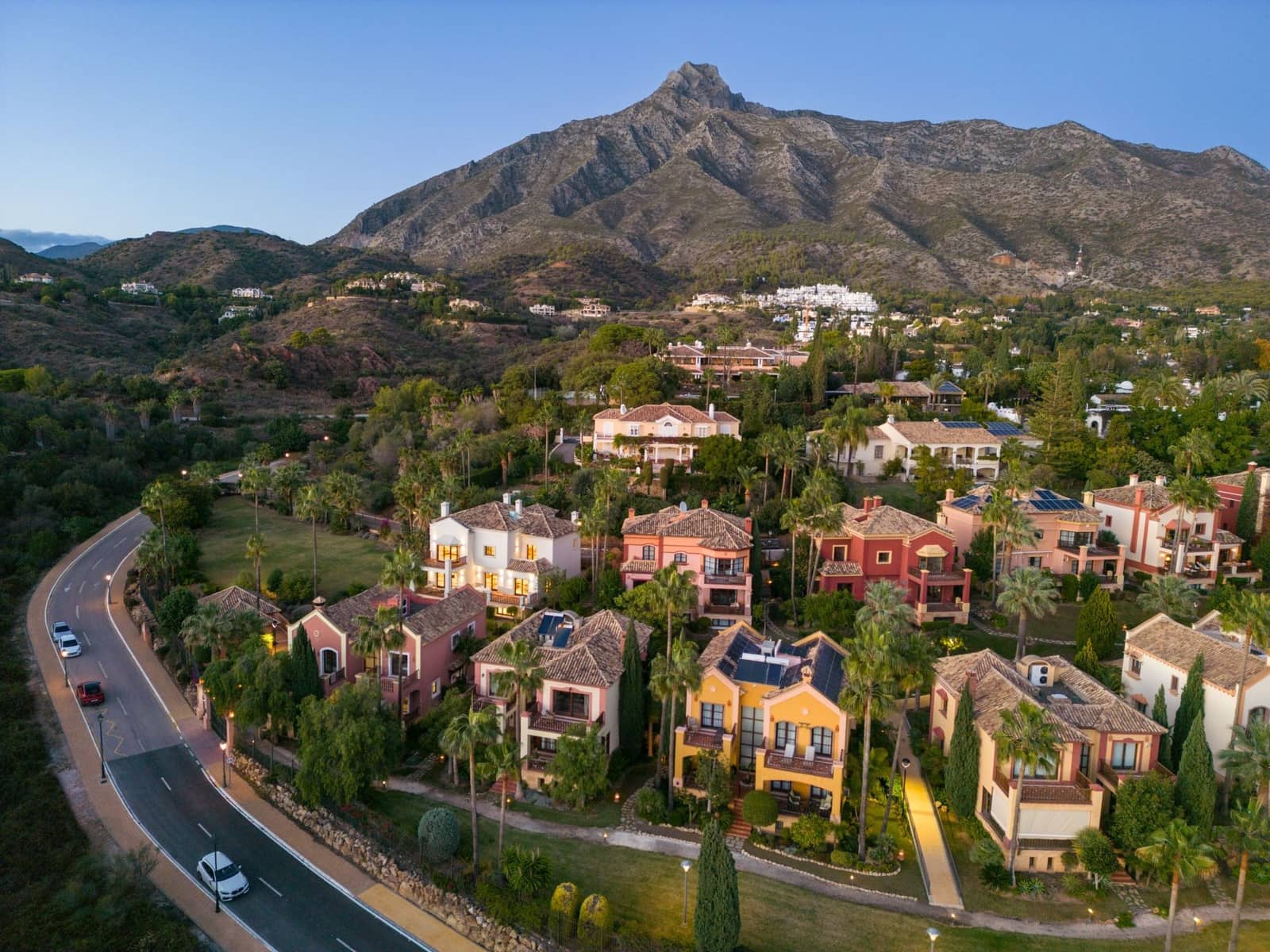 5 soveværelse Villa til salg i Marbella med swimmingpool garage - € 2.600.000 (Ref: 10066608)