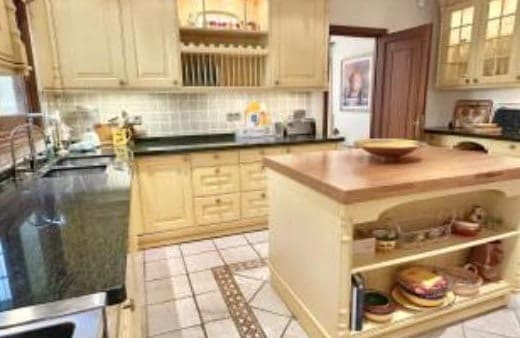 6 soverom Villa til salgs i Benahavis med svømmebasseng garasje - € 1 650 000 (Ref: 10066609)