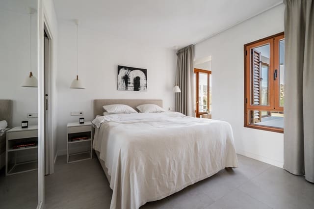 3 quarto Penthouse para venda em Marbella com piscina garagem - 1 695 000 € (Ref: 10066612)
