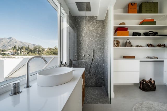 3 quarto Penthouse para venda em Marbella com piscina garagem - 1 695 000 € (Ref: 10066612)