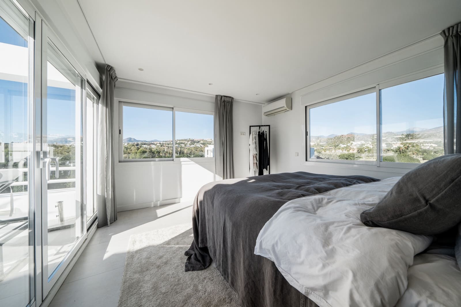 3 quarto Penthouse para venda em Marbella com piscina garagem - 1 695 000 € (Ref: 10066612)