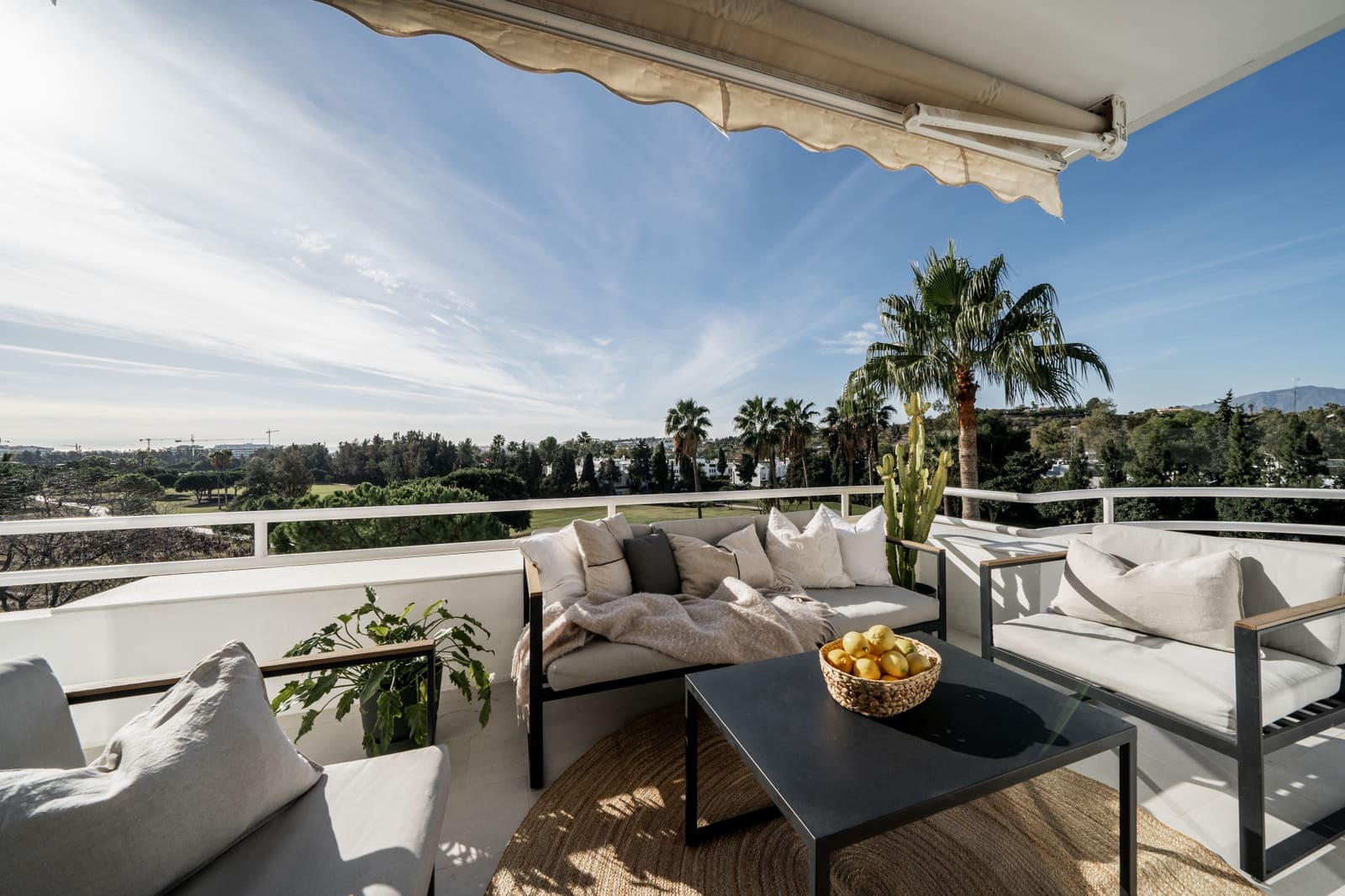 3 quarto Penthouse para venda em Marbella com piscina garagem - 1 695 000 € (Ref: 10066612)