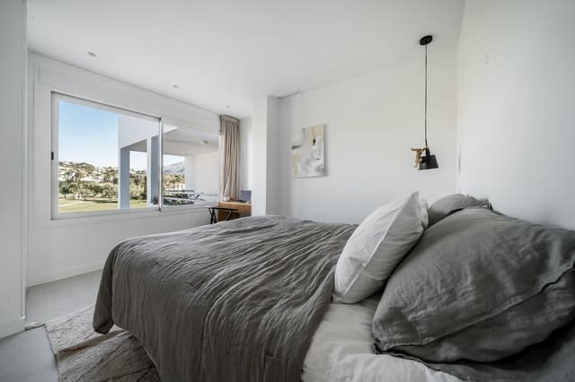 3 quarto Penthouse para venda em Marbella com piscina garagem - 1 695 000 € (Ref: 10066612)