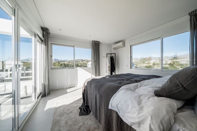 3 quarto Penthouse para venda em Marbella com piscina garagem - 1 695 000 € (Ref: 10066612)