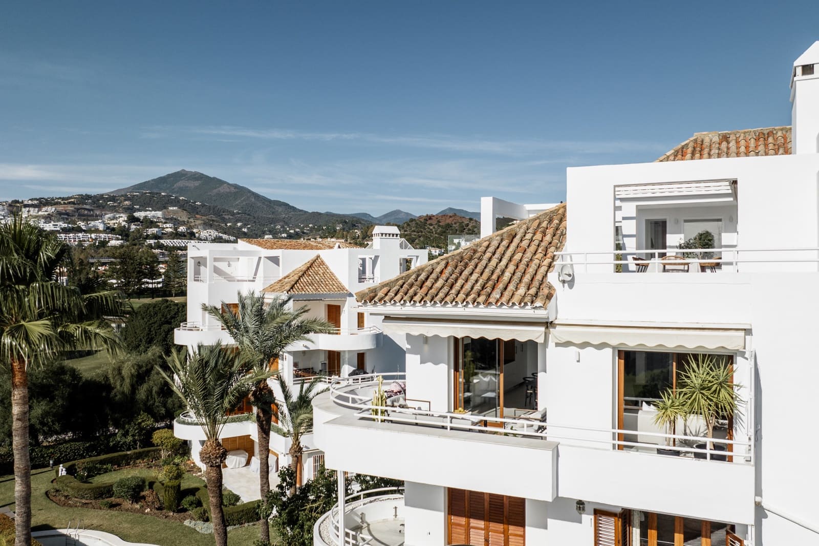 3 quarto Penthouse para venda em Marbella com piscina garagem - 1 695 000 € (Ref: 10066612)
