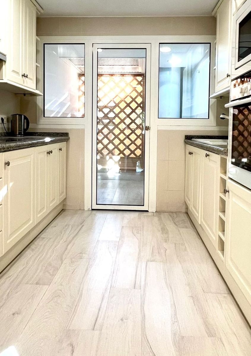 Apartamento de 3 habitaciones en Atalaya-Isdabe en venta con piscina garaje - 430.000 € (Ref: 10066617)