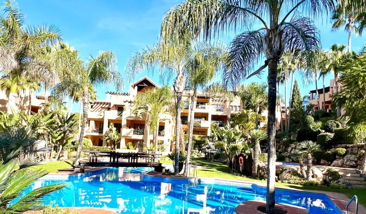 Apartamento de 3 habitaciones en Atalaya-Isdabe en venta con piscina garaje - 430.000 € (Ref: 10066617)