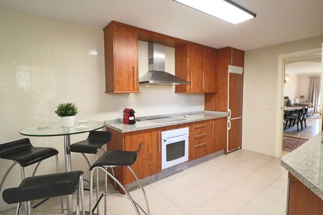 2 chambre Appartement à vendre à Marbella avec piscine garage - 315 000 € (Ref: 10066618)