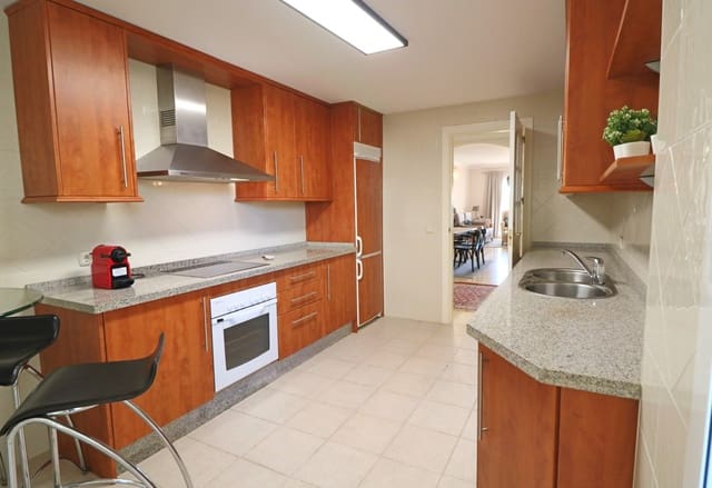 2 chambre Appartement à vendre à Marbella avec piscine garage - 315 000 € (Ref: 10066618)