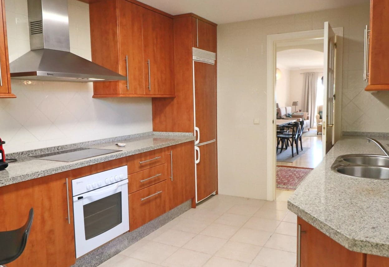 2 soveværelse Lejlighed til salg i Marbella med swimmingpool garage - € 315.000 (Ref: 10066618)