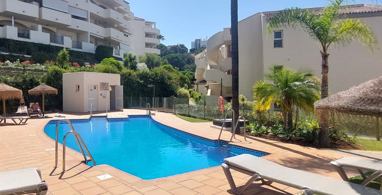 2 soveværelse Lejlighed til salg i Marbella med swimmingpool garage - € 315.000 (Ref: 10066618)