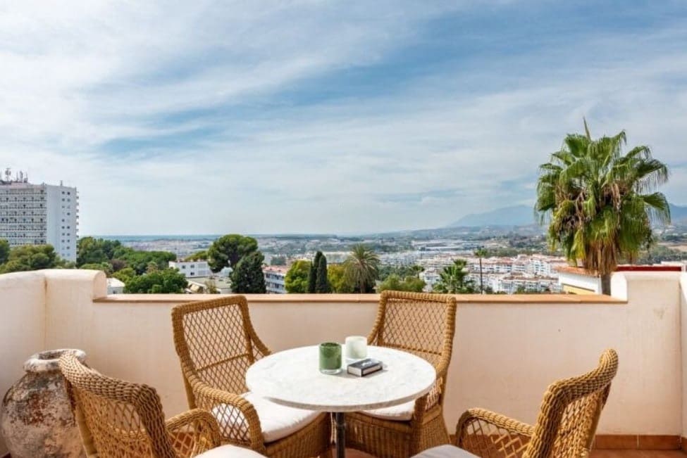 Ático de 2 habitaciones en Marbella en venta con piscina - 449.000 € (Ref: 10066623)