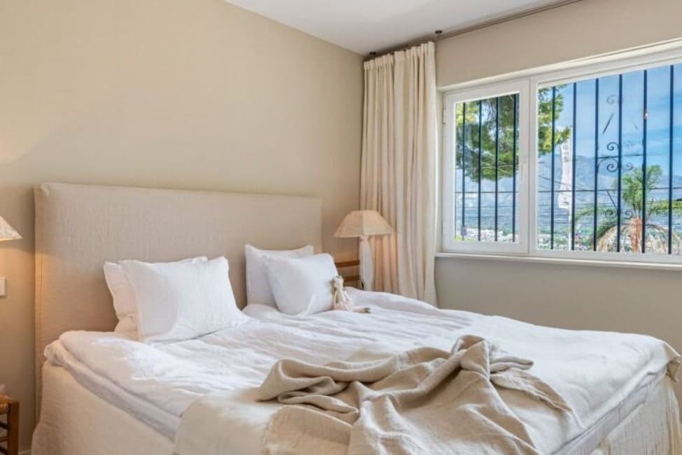 Ático de 2 habitaciones en Marbella en venta con piscina - 449.000 € (Ref: 10066623)