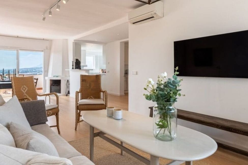 Ático de 2 habitaciones en Marbella en venta con piscina - 449.000 € (Ref: 10066623)