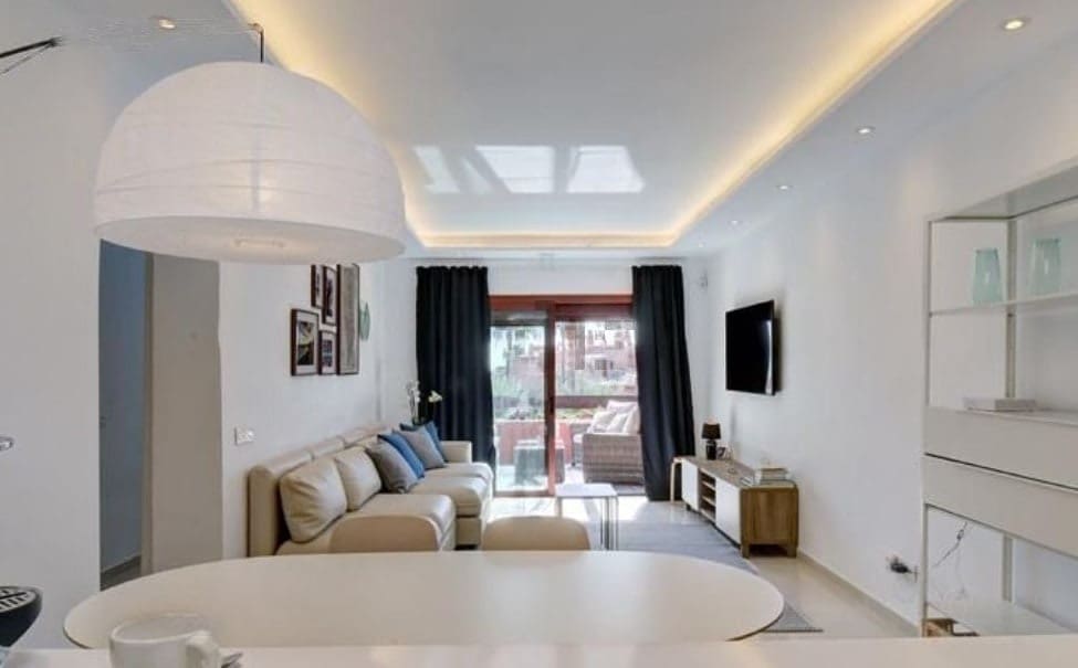 Ático de 2 habitaciones en Marbella en venta con piscina garaje - 585.000 € (Ref: 10066632)