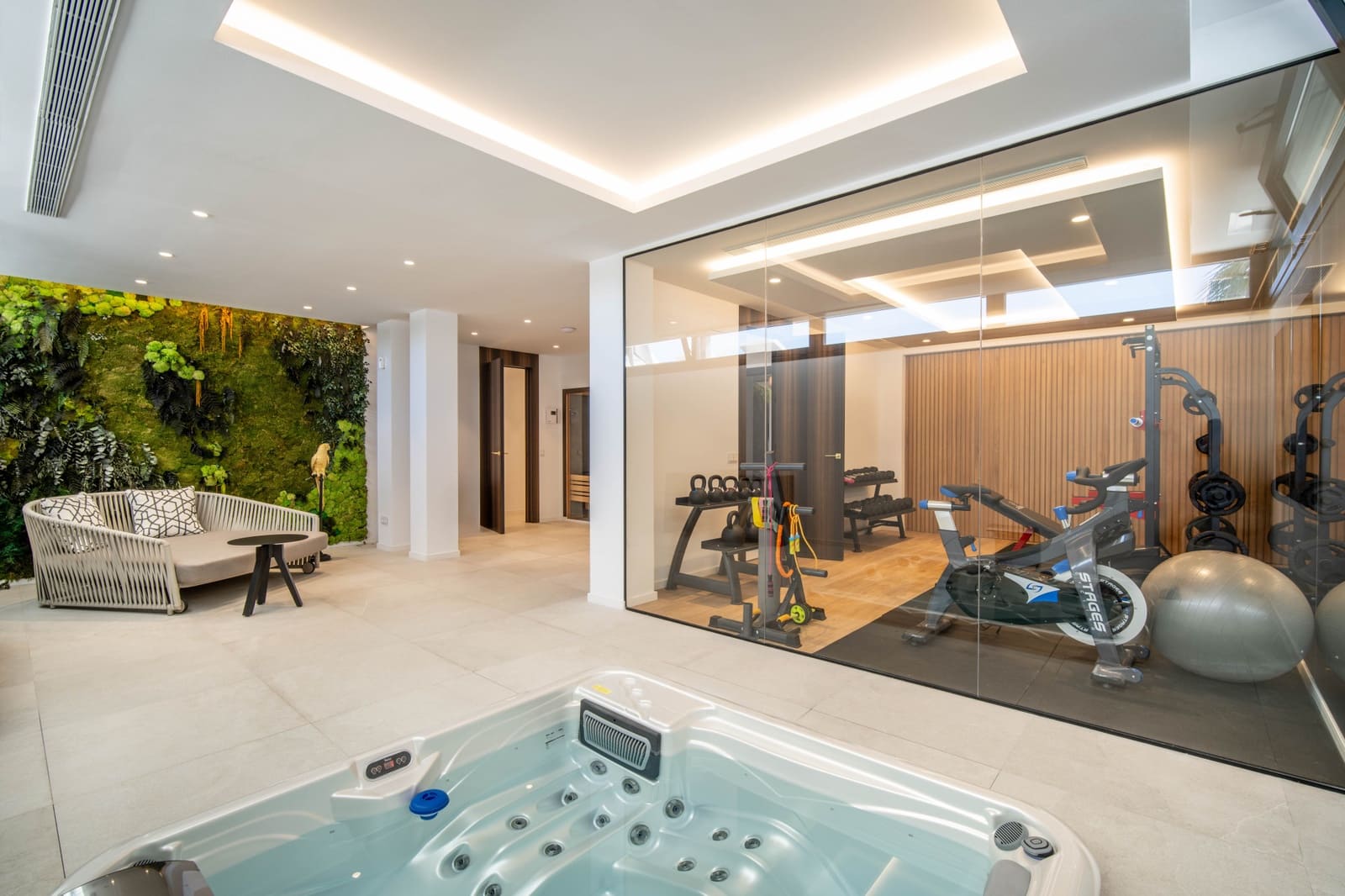 Chalet de 4 habitaciones en Marbella en venta con piscina garaje - 3.250.000 € (Ref: 10066634)