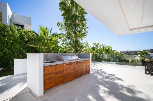 Chalet de 4 habitaciones en Marbella en venta con piscina garaje - 3.250.000 € (Ref: 10066634)