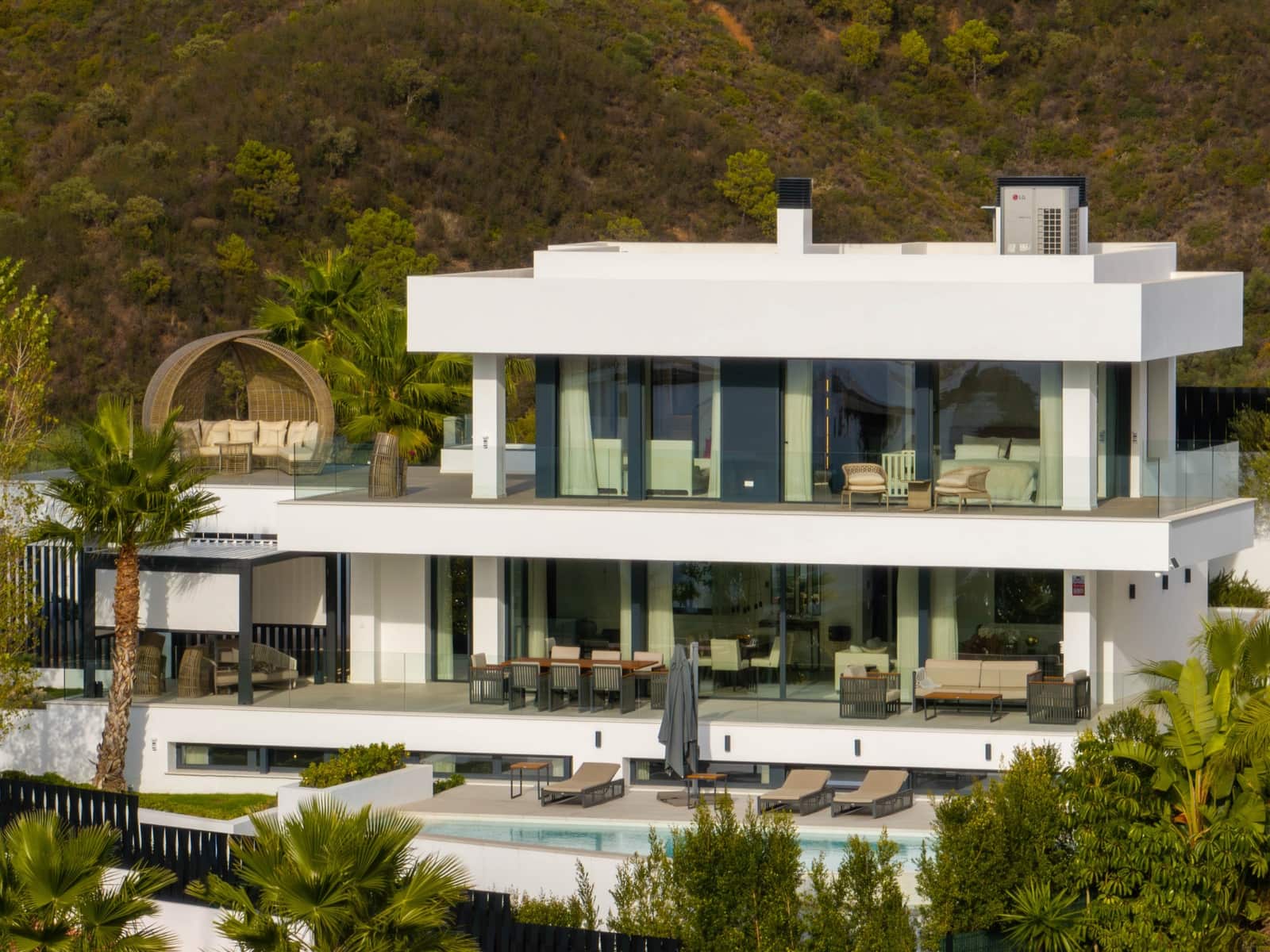 Chalet de 4 habitaciones en Marbella en venta con piscina garaje - 3.250.000 € (Ref: 10066634)