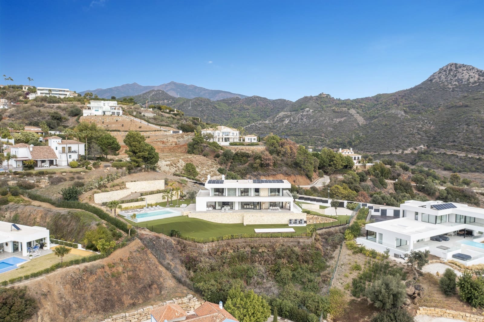 Chalet de 7 habitaciones en Benahavís en venta con piscina garaje - 4.900.000 € (Ref: 10066637)