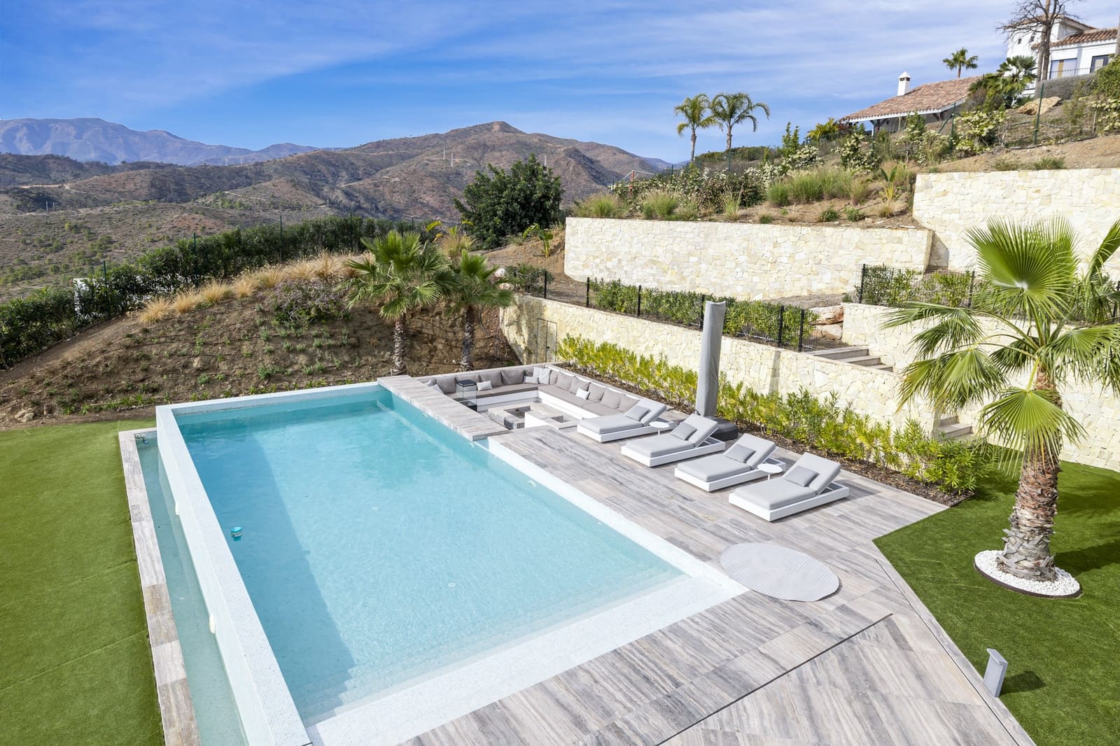 Chalet de 7 habitaciones en Benahavís en venta con piscina garaje - 4.900.000 € (Ref: 10066637)