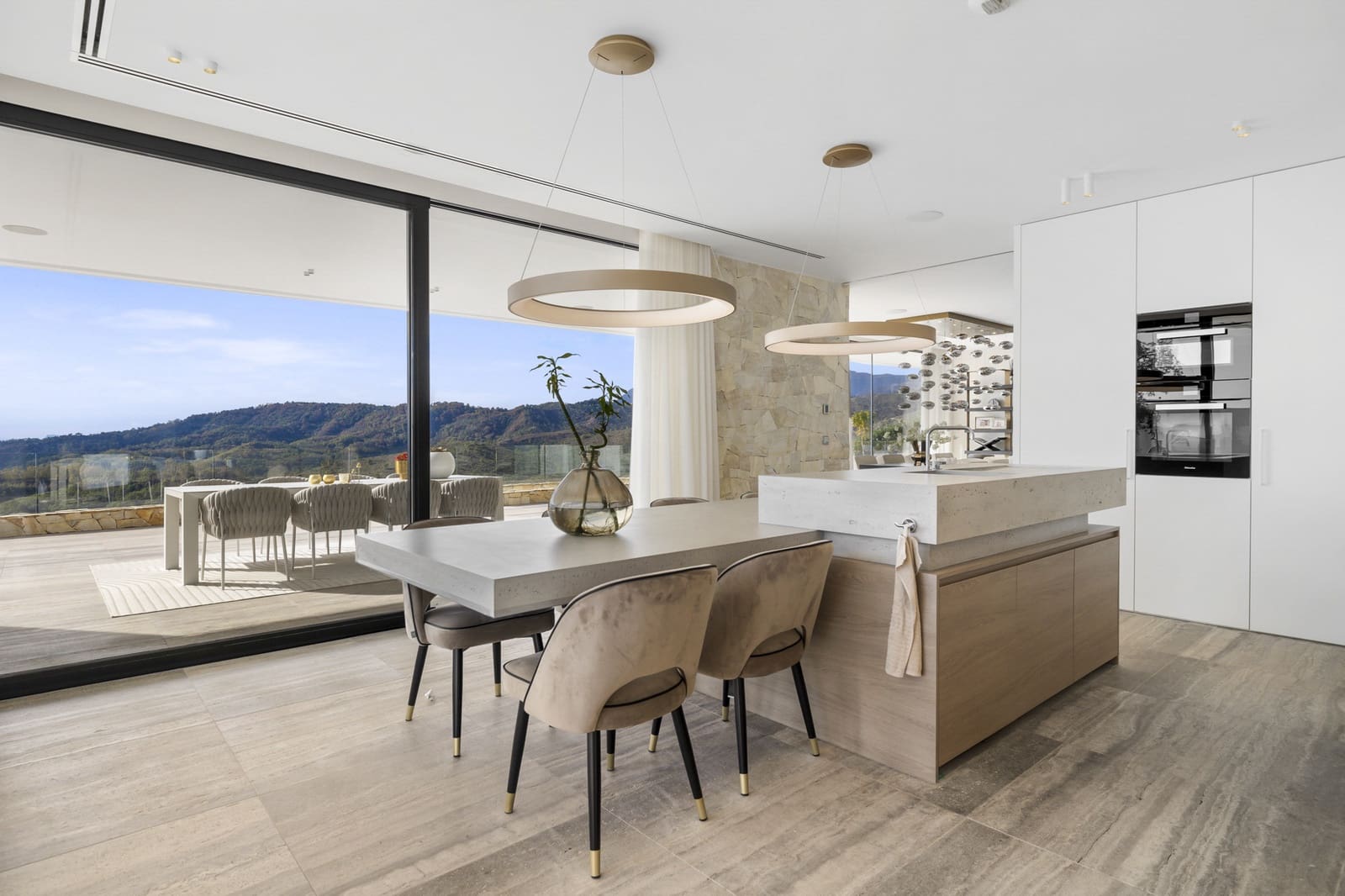 Chalet de 7 habitaciones en Benahavís en venta con piscina garaje - 4.900.000 € (Ref: 10066637)
