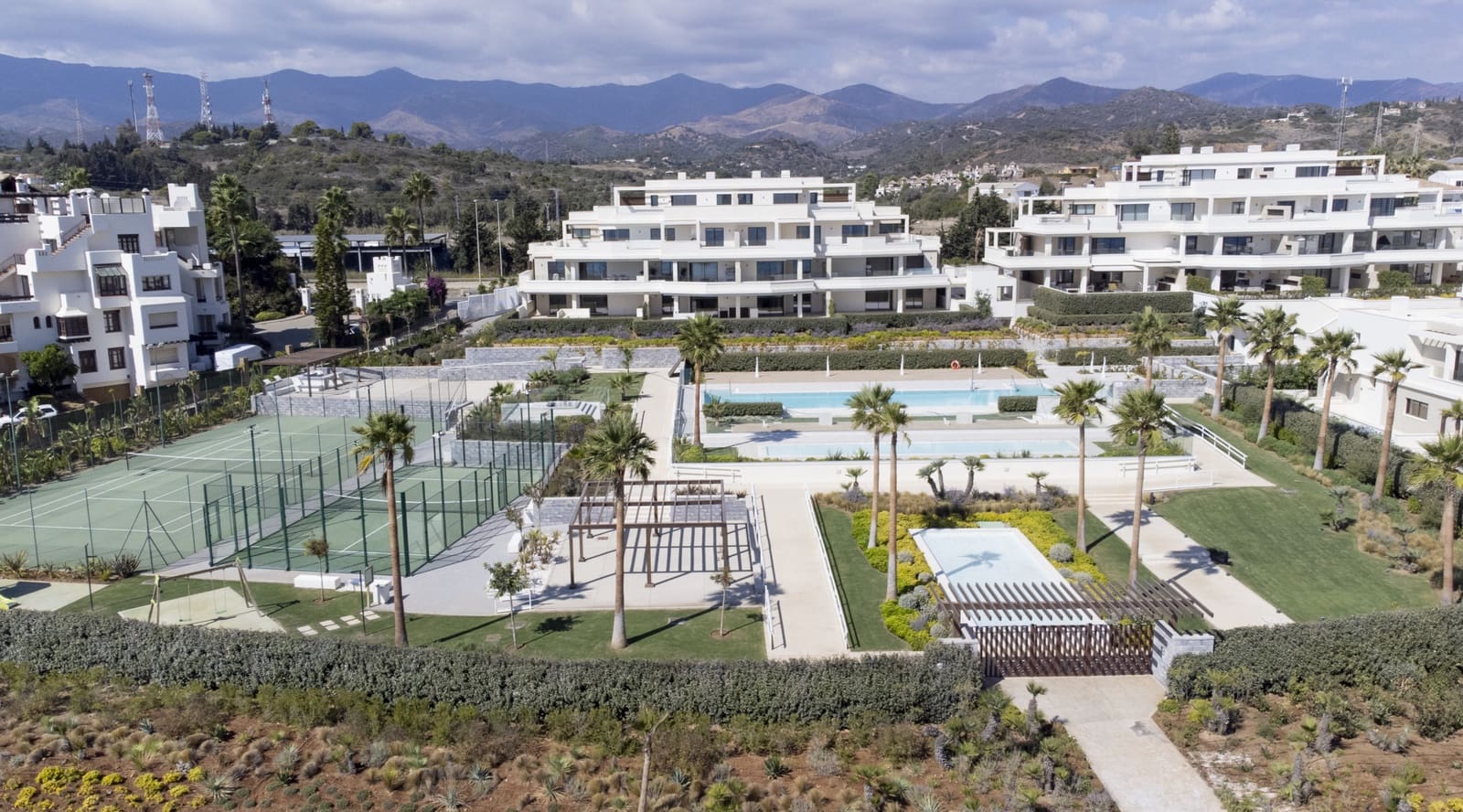 3 Zimmer Apartment zu verkaufen in Estepona mit Pool Garage - 1.850.000 € (Ref: 10066639)