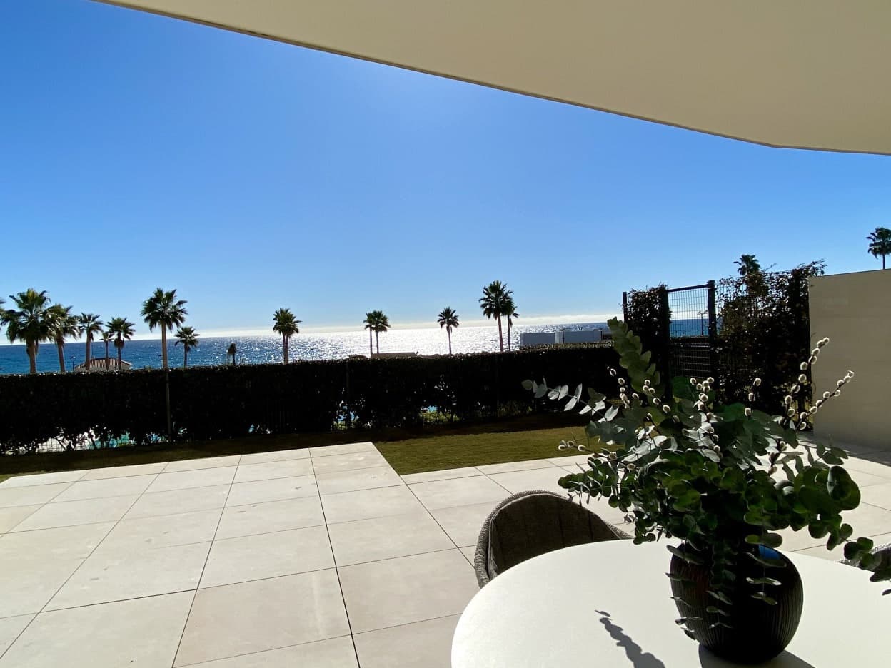 3 soverom Leilighet til salgs i Estepona med svømmebasseng garasje - € 1 850 000 (Ref: 10066639)