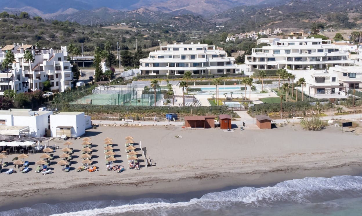 3 soverom Leilighet til salgs i Estepona med svømmebasseng garasje - € 1 850 000 (Ref: 10066639)