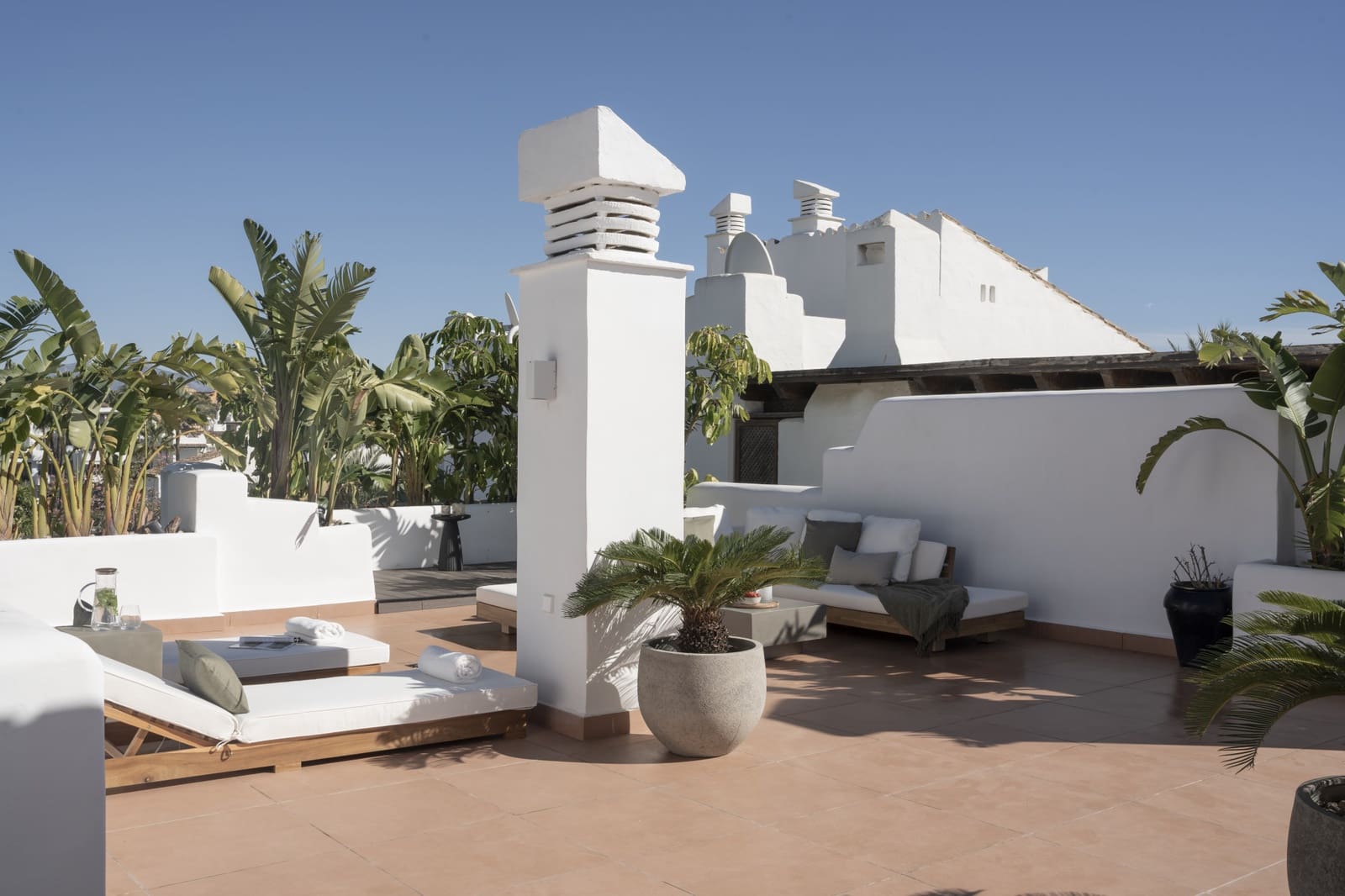Ático de 2 habitaciones en Estepona en venta con piscina - 1.750.000 € (Ref: 10066641)