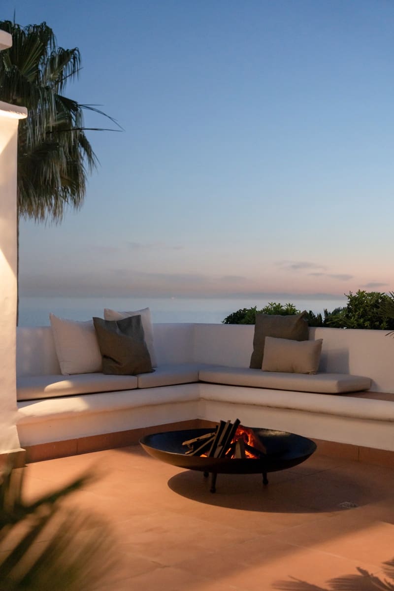 Ático de 2 habitaciones en Estepona en venta con piscina - 1.750.000 € (Ref: 10066641)