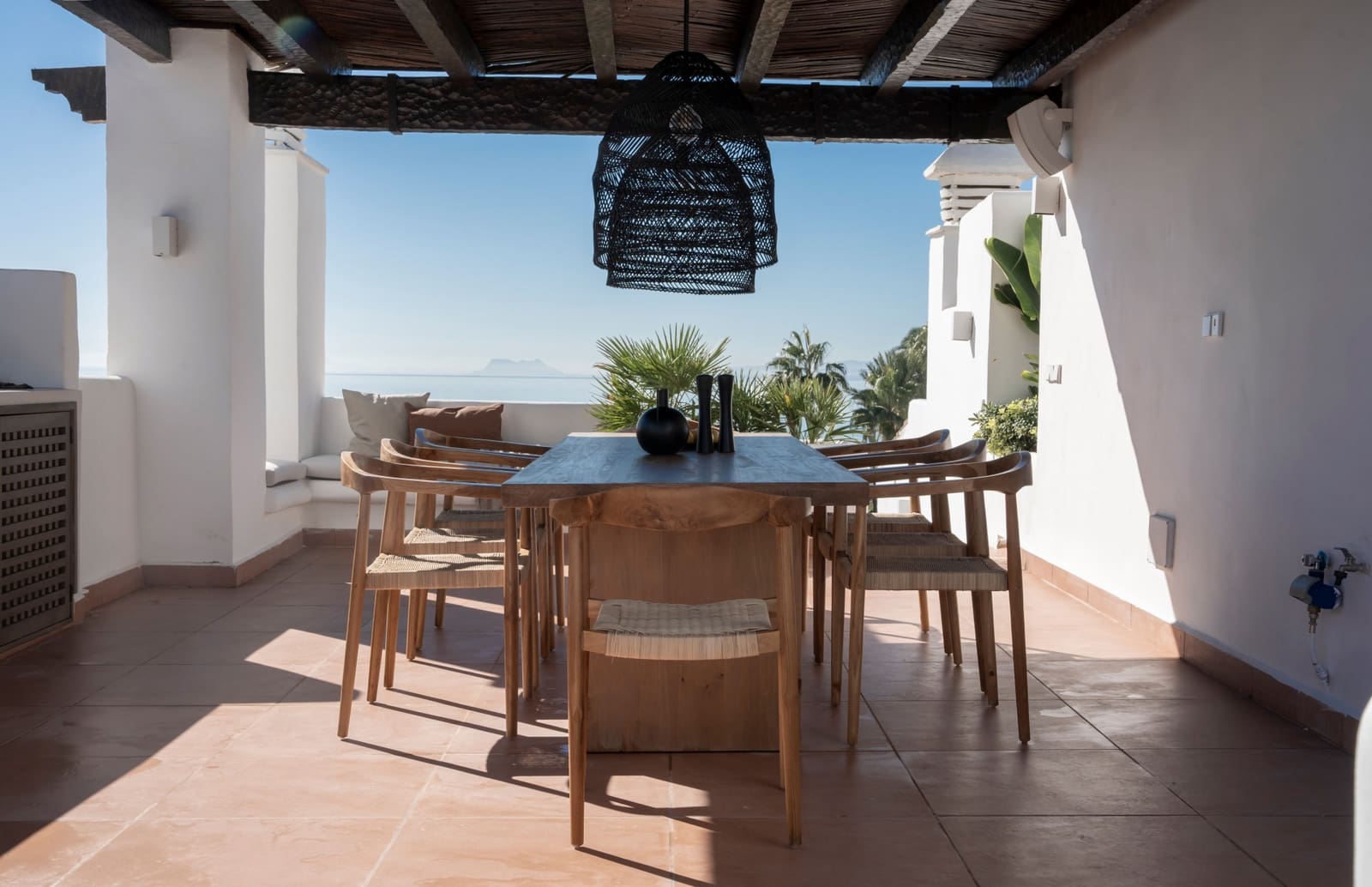 Ático de 2 habitaciones en Estepona en venta con piscina - 1.750.000 € (Ref: 10066641)