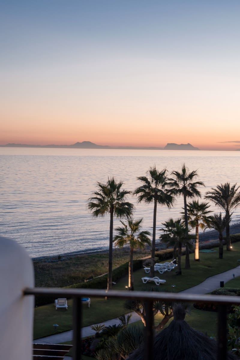 Ático de 2 habitaciones en Estepona en venta con piscina - 1.750.000 € (Ref: 10066641)
