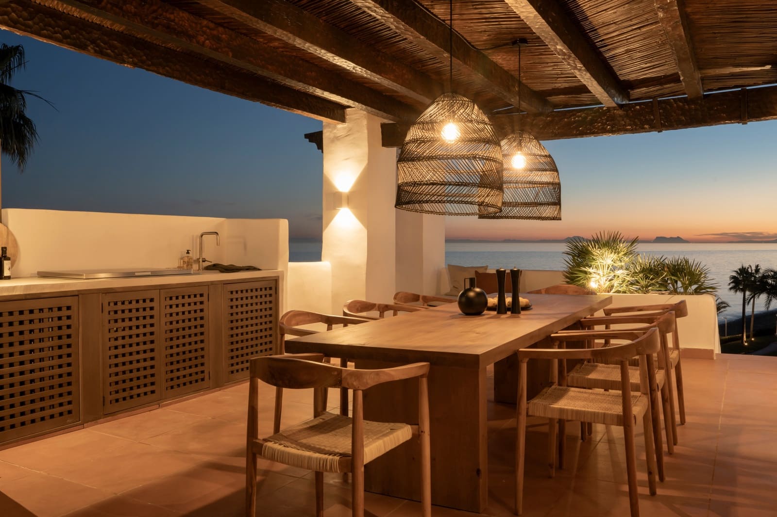 Ático de 2 habitaciones en Estepona en venta con piscina - 1.750.000 € (Ref: 10066641)