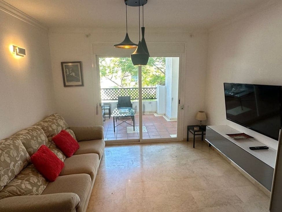 2 bedroom Apartment for sale in Marbella with pool - € 575,000 (Ref: 10066642)