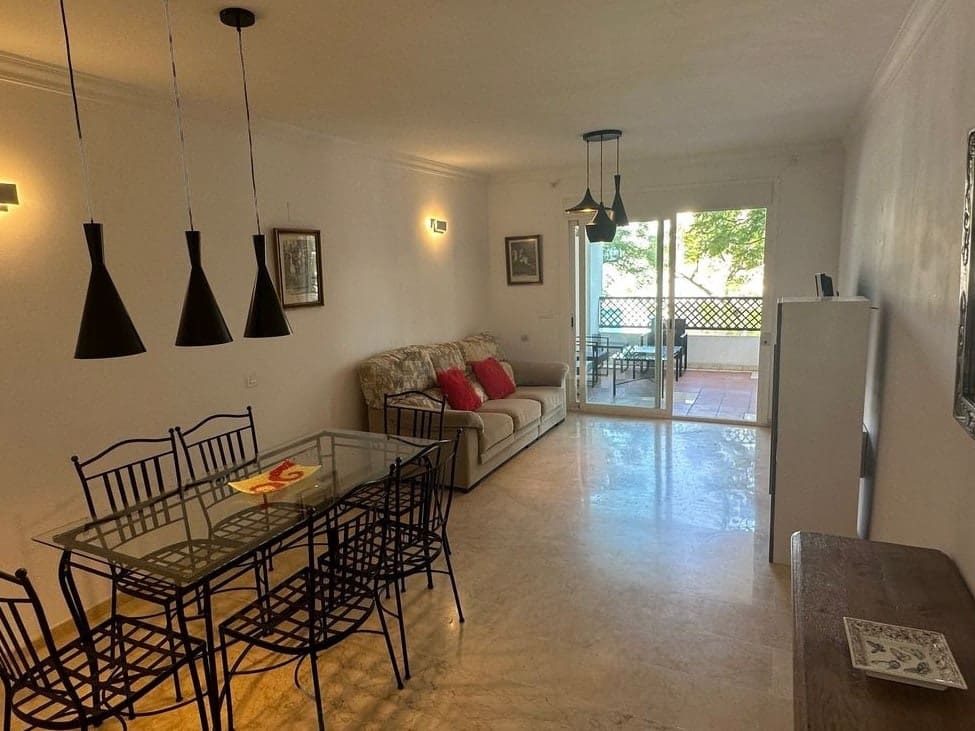 2 bedroom Apartment for sale in Marbella with pool - € 575,000 (Ref: 10066642)