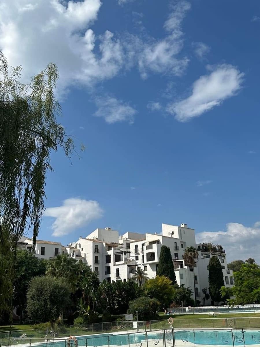 2 bedroom Apartment for sale in Marbella with pool - € 575,000 (Ref: 10066642)