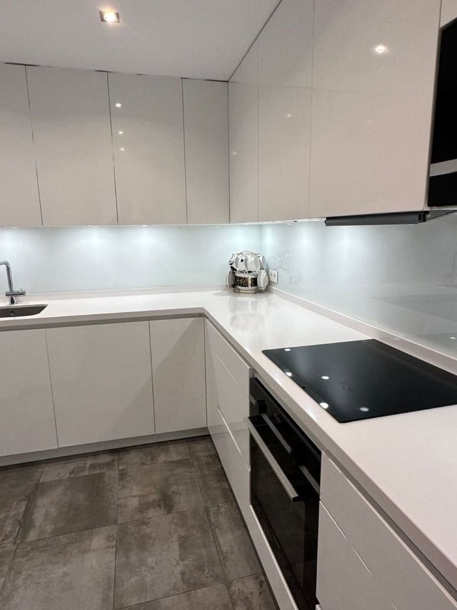 2 bedroom Apartment for sale in Marbella with pool - € 575,000 (Ref: 10066642)