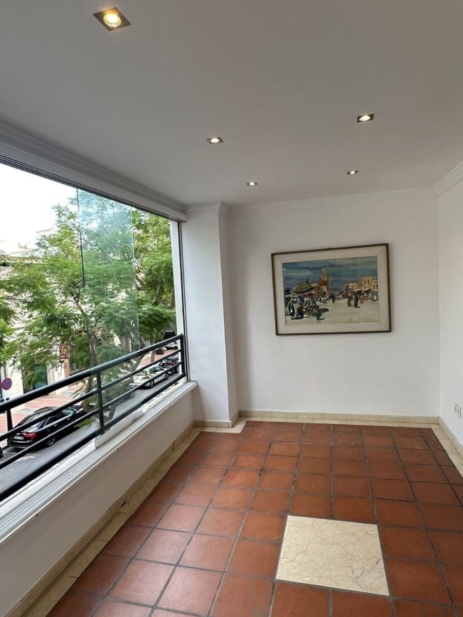 2 bedroom Apartment for sale in Marbella with pool - € 575,000 (Ref: 10066642)