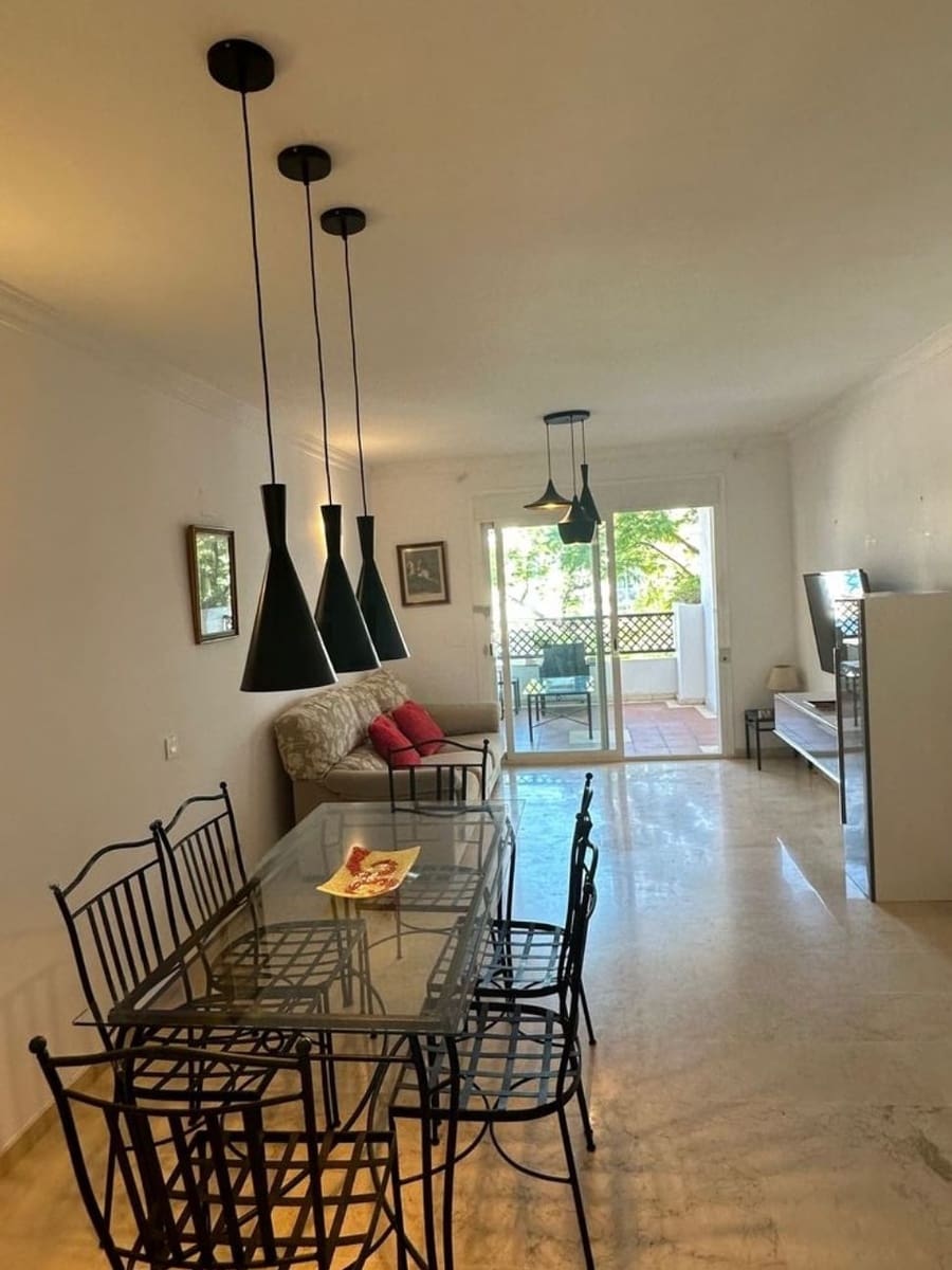2 bedroom Apartment for sale in Marbella with pool - € 575,000 (Ref: 10066642)