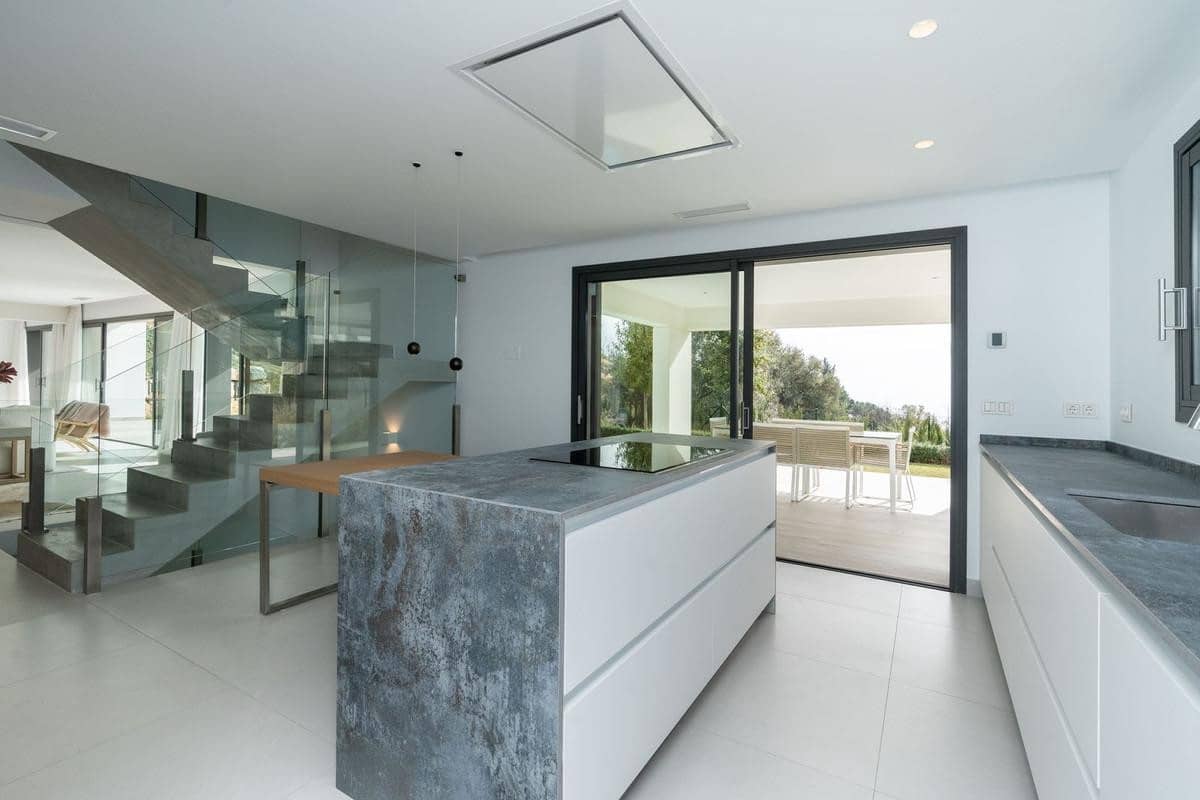 5 quarto Moradia para venda em Marbella com piscina garagem - 1 995 000 € (Ref: 10066647)
