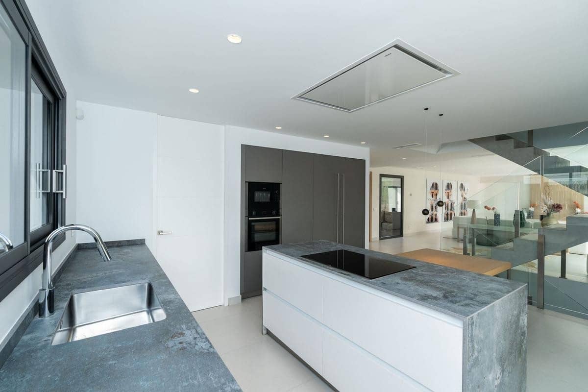 5 quarto Moradia para venda em Marbella com piscina garagem - 1 995 000 € (Ref: 10066647)
